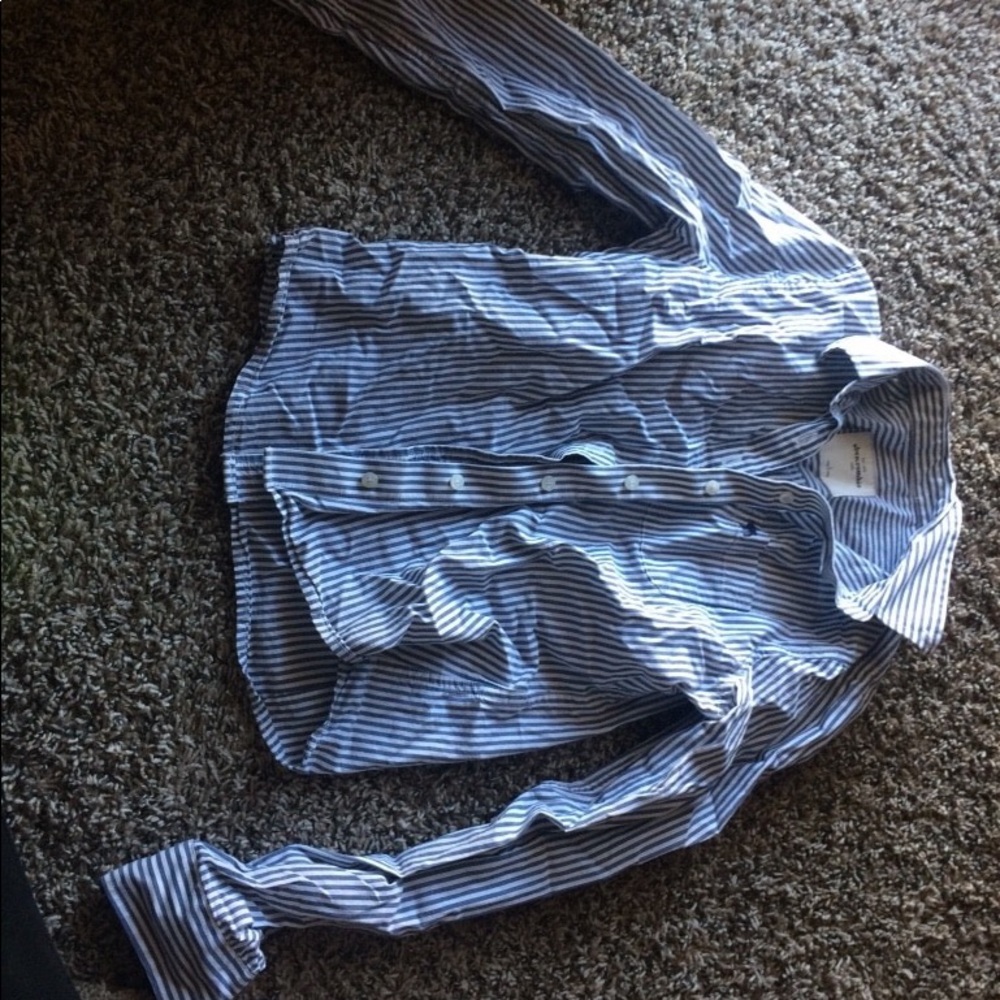 Buttoned down - Picture 5 of 5